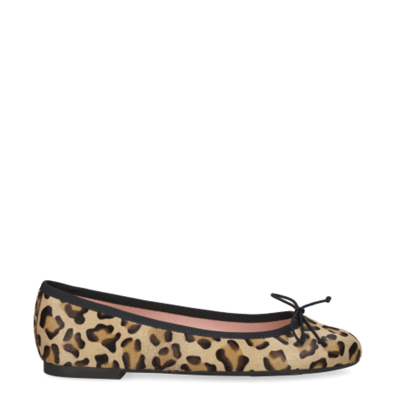 Pretty Ballerinas 50.322 MURABI ARENA
 Ballerina in braun