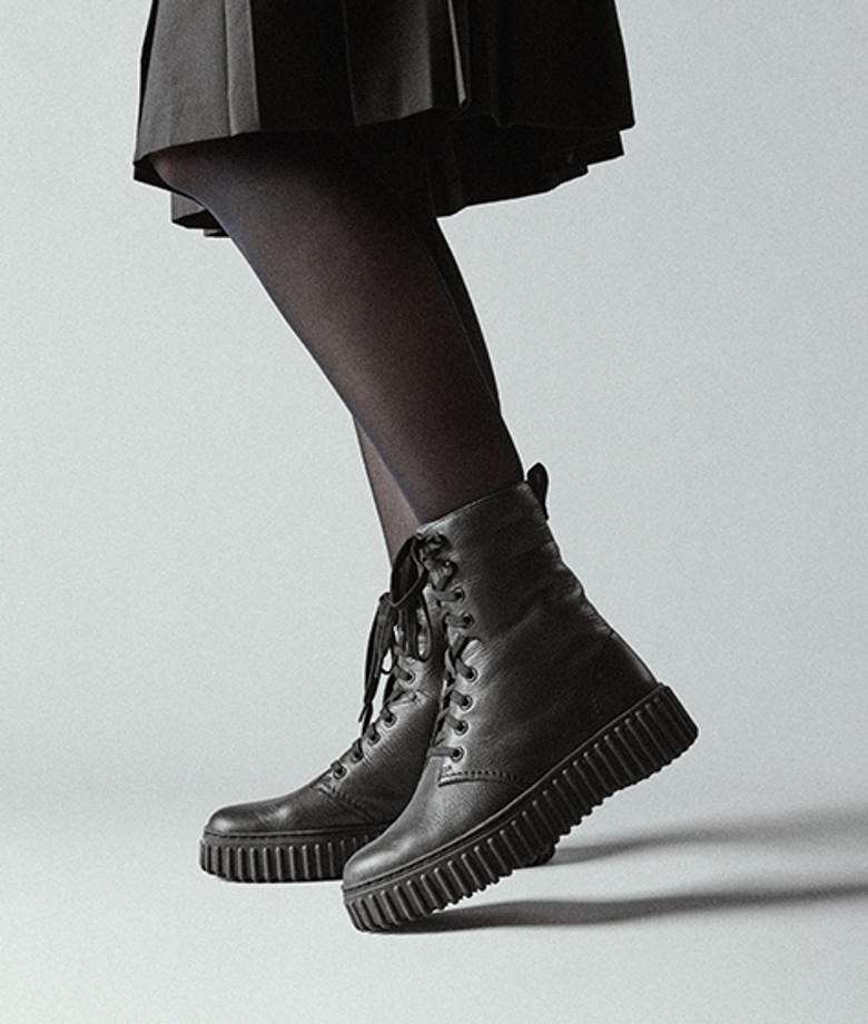 Clarks Torhill Style 26182918 4 Boots in schwarz