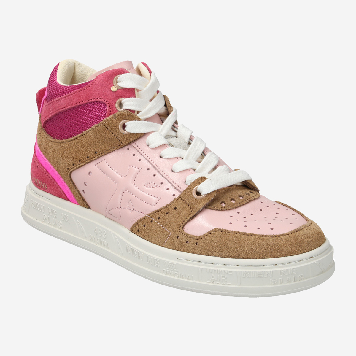 La gear hot sale sneakers 199