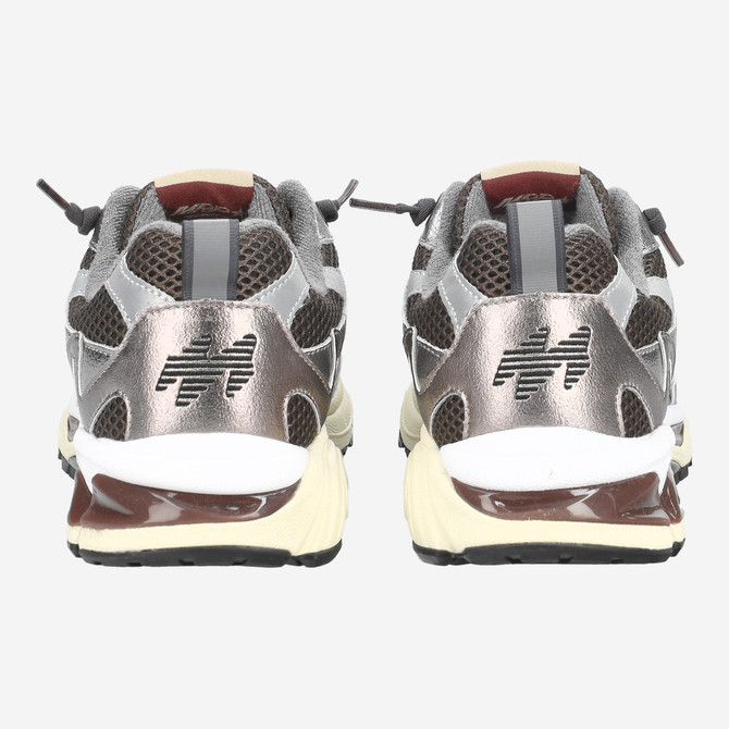 MRP MRP01 - Braun / Silber - Seitenansicht