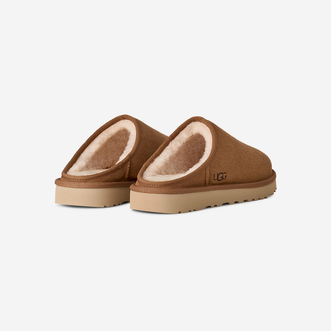 UGG australia CLASSIC SLIP-ON - Braun, mittel - Seitenansicht